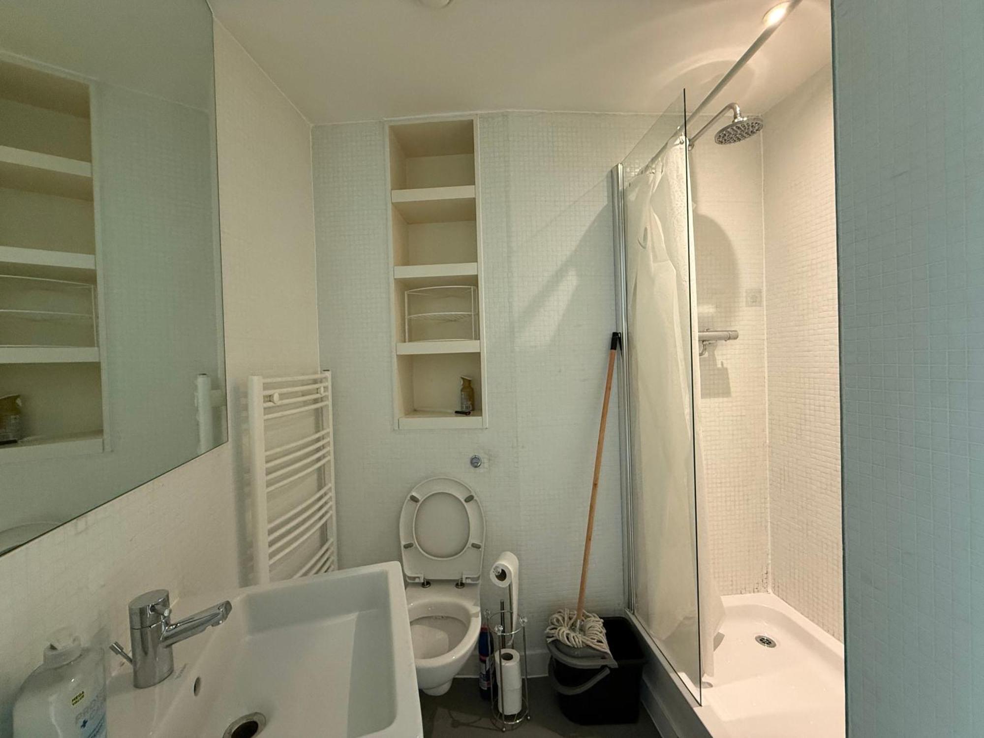 Apartment Stunning!!! City-center!! Retreat With Modern Amenities *